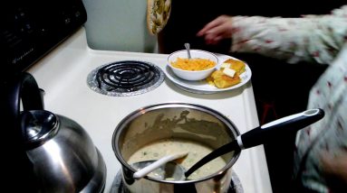 Vlogmas Dec 26, 2020 Leftovers For Dinner... Patriot Pantry Potato Soup With Broccoli and Cheese