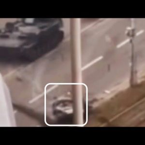 Ukrainian man survival against Russian Tank attack #viralvideo